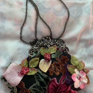 Darling Mary Frances Black with flowers Purse